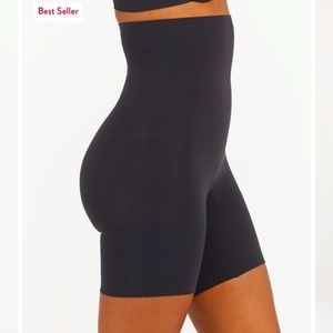 SPANX Power Shaping Short, size Medium